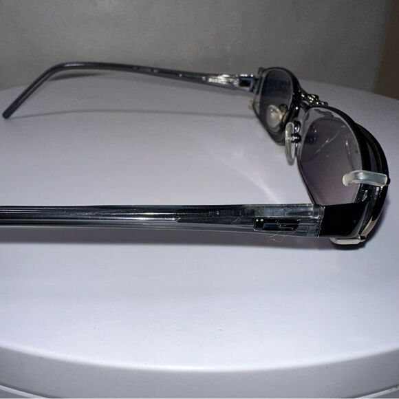 Gucci Glasses with clip on sunglasses Authentic. Put new script lenses in - Picture 6 of 14